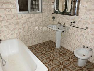 Casa  Carrer cova santa. Amplia casa de pueblo en venta en beniarrés