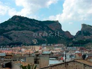 Pis a Centre-Zona Alta. Piso en el centro de alcoy – amplio, moderno y con terraza