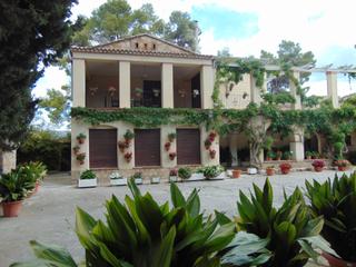 Masia  Partida polop baix. Exclusiva masía rústica en alcoy con piscina
