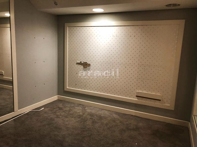 Foto b6f2a76b-0984-43b2-b8c9-b94dae33a771. Location local commercial dans Eixample Alcoi
