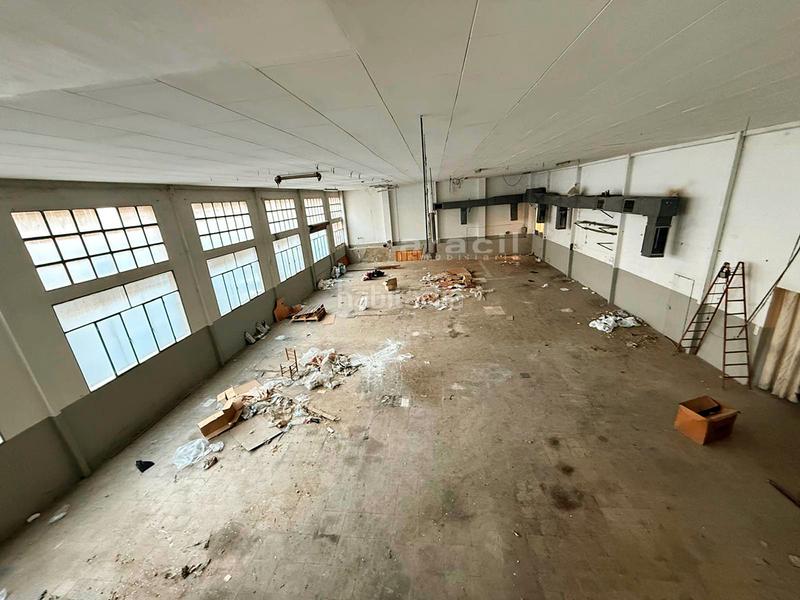 Foto 528f85e3-4c34-43fa-8435-e3d68cbeb450. Nau industrial a carrer montcabrer 71 a Batoi Alcoi