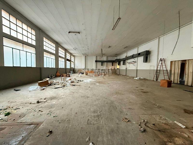 Foto a375aed8-4fef-46ee-8ed2-715fc5d64f5b. Nau industrial a carrer montcabrer 71 a Batoi Alcoi