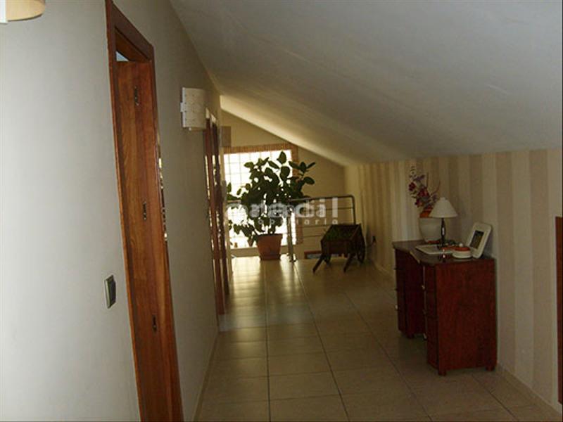 Foto 876db8a4-4dee-4b69-911a-fcf47ed46244. Xalet amb calefacció aparcament piscina a Batoi Alcoi