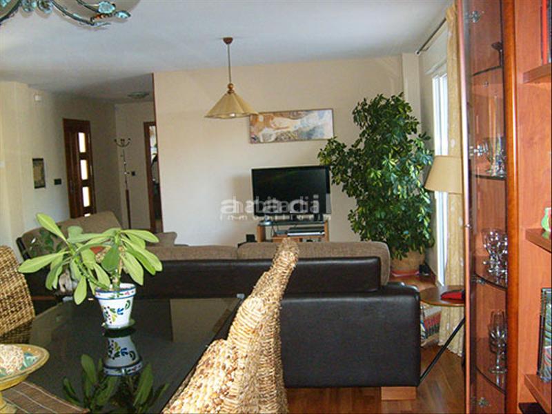 Foto 91d236b3-56bd-4407-8aa3-c0d376300978. Xalet amb calefacció aparcament piscina a Batoi Alcoi