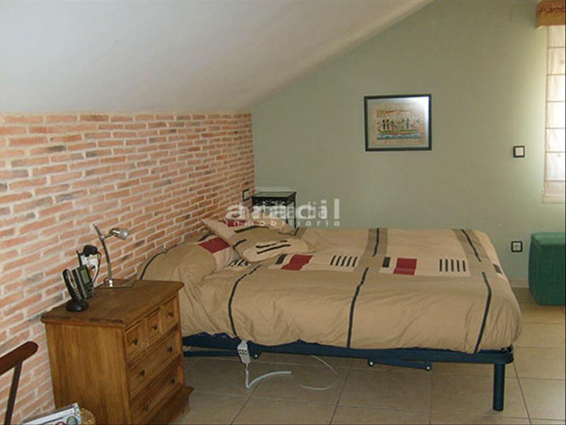 Foto 9bdd49b1-46fc-45d4-8dc2-bec2309539bf. Xalet amb calefacció aparcament piscina a Batoi Alcoi