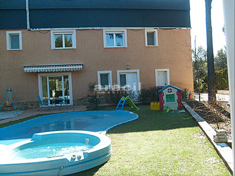 Foto d5f60411-e3be-4e4f-ae67-713c78403226. Xalet amb calefacció aparcament piscina a Batoi Alcoi