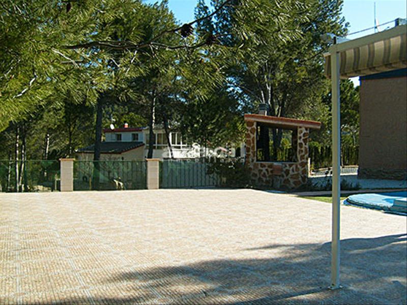 Foto e6ae8025-6267-4096-acf9-d3449e972804. Xalet amb calefacció aparcament piscina a Batoi Alcoi