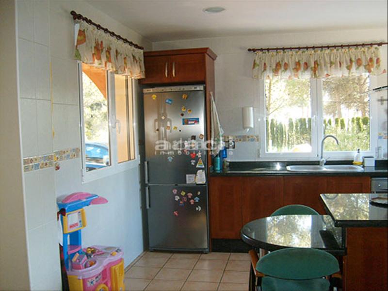 Foto e6d6b733-e5d5-4898-9c9c-e4ac8499ecf1. Xalet amb calefacció aparcament piscina a Batoi Alcoi