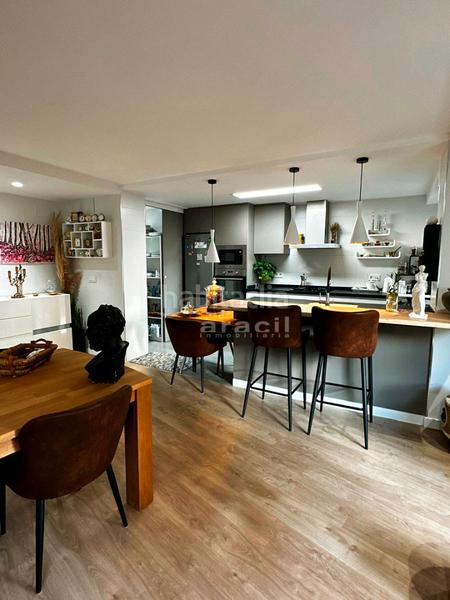 Foto 331bdf03-6bc8-49ef-8e5c-c23c0d6cd7a6. Pis a carrer reconquesta 22 a Eixample Alcoi