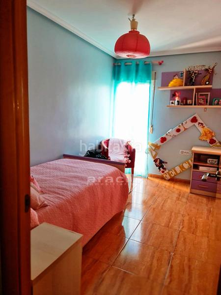 Foto eec126f5-4ad0-4e1c-85a9-309d3b7c7846. Pis a Zona Nord Alcoi