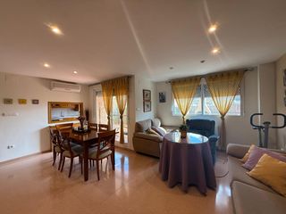 Etagenwohnung in Eixample. Piso en venta en calle font del quinzet, 19