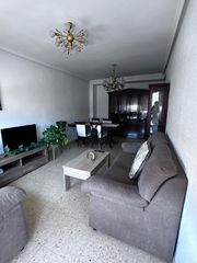 Pis a Zona Nord. Piso en venta en avenida hispanitat, 23