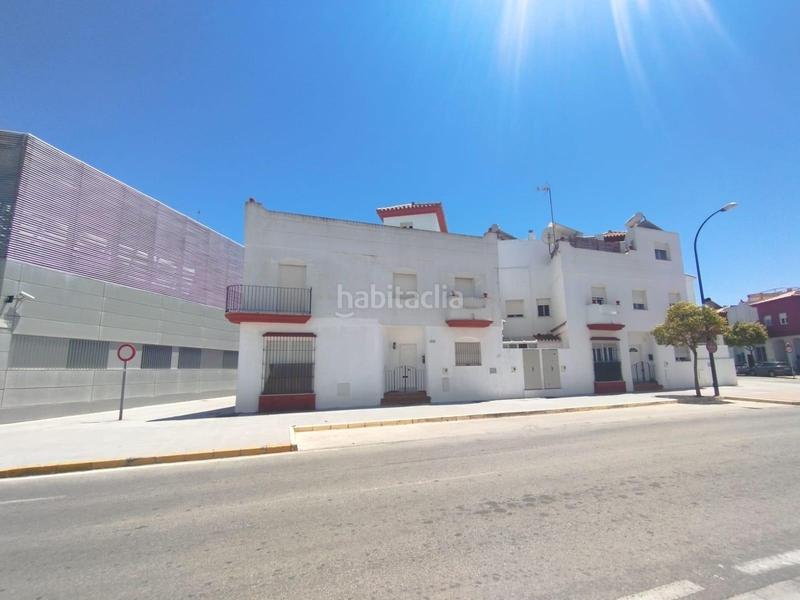 Foto 99f745fa-284f-4381-bed5-15ef460a27d1. Casa adossada a Camposoto - Gallineras San Fernando