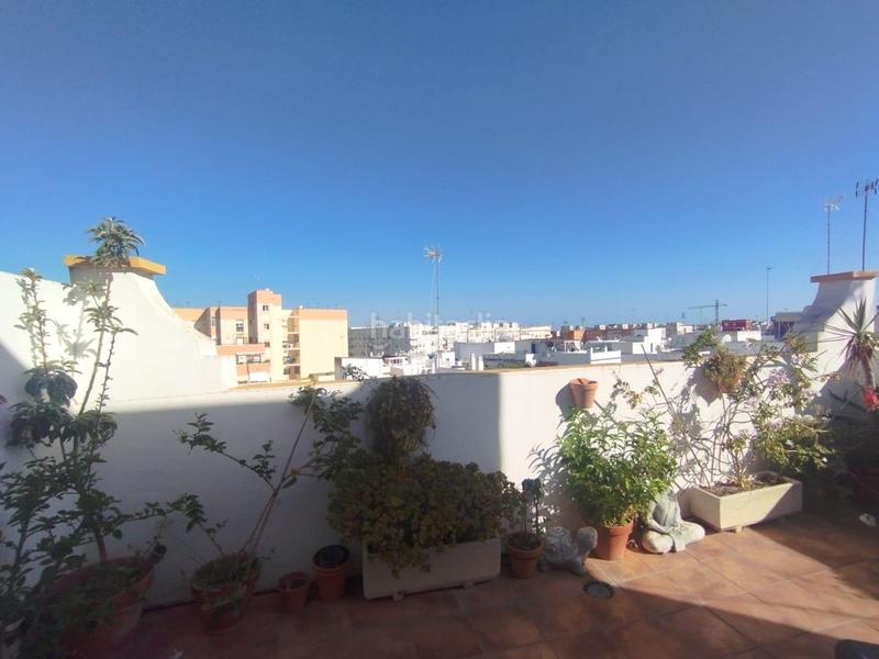 Foto 112a0ee4-af95-4944-9966-b4e064cf95f4. Ático  en la zona de capitanía! en Plaza de toros - Venta Vargas - Capitania San Fernando