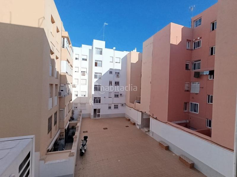 Foto fcd4b38e-51e3-4c4b-a06d-746607e3567c. Piso estupendo piso en juan de austria! en La Pastora - La Estación San Fernando