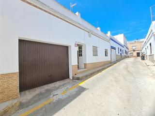 Maison à Núcleo urbano. Oportunidad en fuente amarga! casa  de una sola planta con garaj