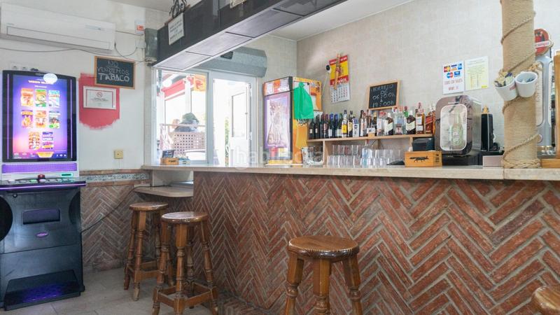 Foto 1b96dcd6-a2db-4770-becd-50df88c2b66f. Local comercial bar con vivienda en zona norte en Jerez de la Frontera