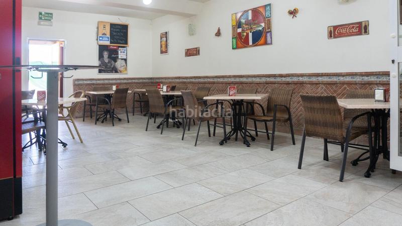 Foto b51aeb70-8f95-4bb7-82e3-6ab3a37b1ba8. Local comercial bar con vivienda en zona norte en Jerez de la Frontera