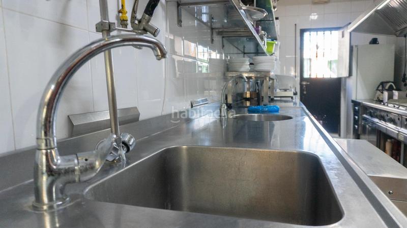 Foto e180a61e-bfb9-4799-a43c-4c383edef4b2. Local comercial bar con vivienda en zona norte en Jerez de la Frontera