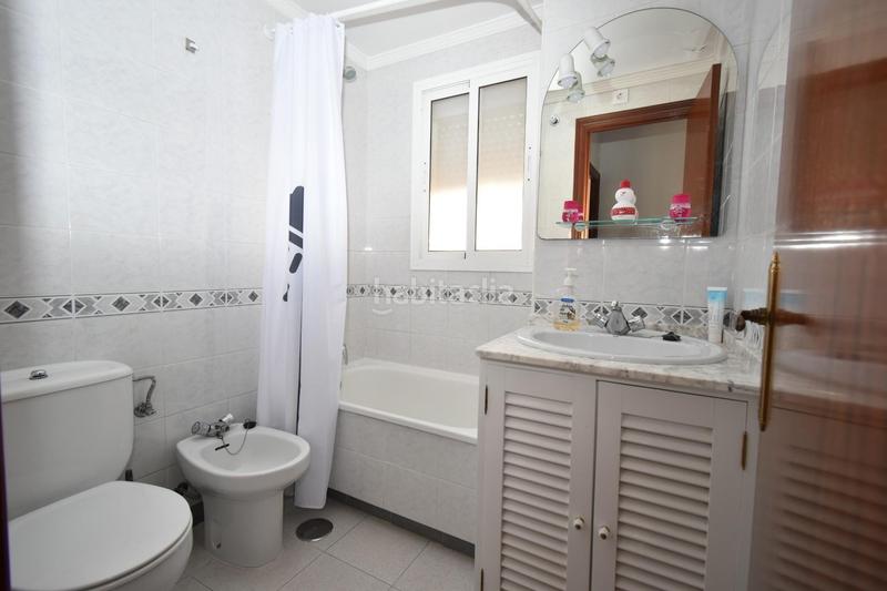 Foto 99bbb2bb-4841-4c5e-9d14-be6b16f5f478. Casa adossada amb calefacció aparcament a La Banda - Campo de Fútbol Chiclana de la Frontera