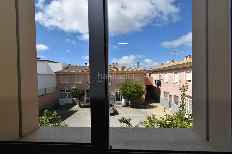 Foto fd716fae-8a80-40a2-ae23-80ab87656692. Casa adossada amb calefacció aparcament a La Banda - Campo de Fútbol Chiclana de la Frontera