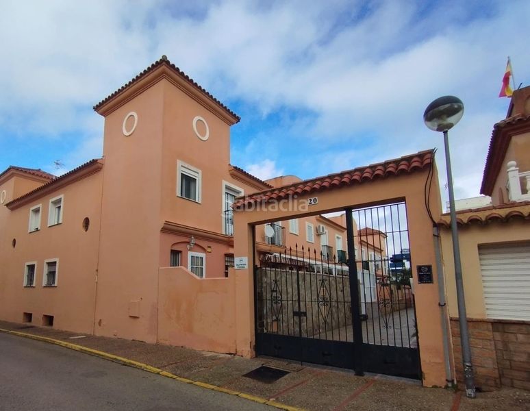 Foto 4113d342-ff32-4f43-a71e-3f5a4562d533. Casa adossada amb aparcament a Camposoto - Gallineras San Fernando
