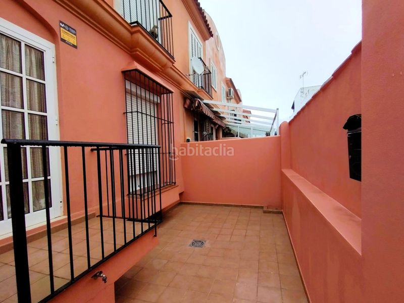 Foto b1759ce2-c9f3-4c7d-b682-8875836396a2. Casa adossada amb aparcament a Camposoto - Gallineras San Fernando