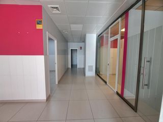 Local Comercial en Núcleo urbano. Local comercial en esquina de 200 m2 en fuente amarga gran visib