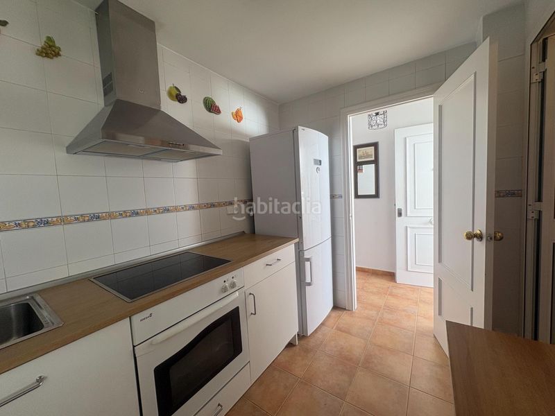 Foto 251f6563-0be3-48bd-8487-658ebcbbe865. Alquiler piso alquiler piso en urb. pinar de la almadraba temporada escolar en Rota