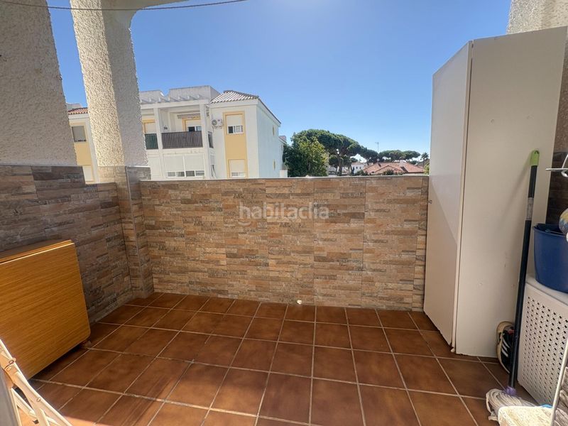 Foto 8d37b864-a206-4792-b30d-981e36a83fc4. Alquiler piso alquiler piso en urb. pinar de la almadraba temporada escolar en Rota