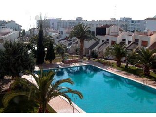 Casa adossada  Calle paseo del cid. Bonito adosado cerca de la playa de las fuentes en muy buenas co