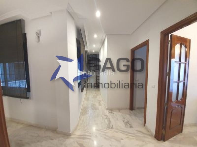 Foto 69cd94e7-f499-40e8-b140-7080190fe64c. Àtic amb calefacció aparcament a Centro Córdoba