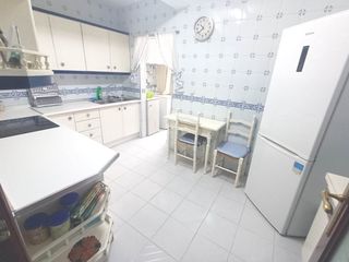 Lloguer Pis a Calle pintor zurbarán 5. Piso para estudiantes, 3 dormitorios, 1 baño, ascensor, exterior
