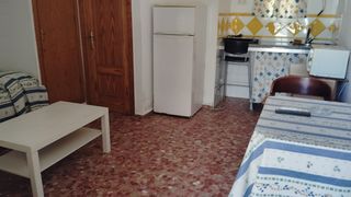 Miete Studiowohnung in El Higuerón. Estudio amueblado para personas de paso y entrada de vehículo op