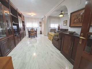 Flat in Calle Rafael Pérez de Guzmán 3