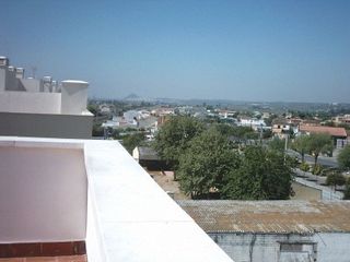 Àtic a Villarrubia. Ático-dúplex esquinado con terraza privada de 40 m² y vistas esp
