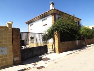 Xalet  Calle alhambra. Chalet en cijuela