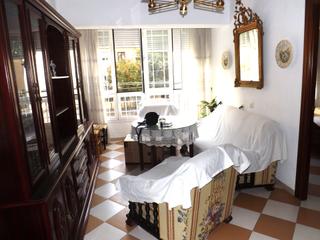 Pis  Avenida don bosco 21. Piso en granada