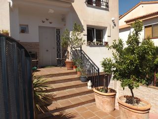 Chalet  Calle cordoba. Chalet adosado en monachil