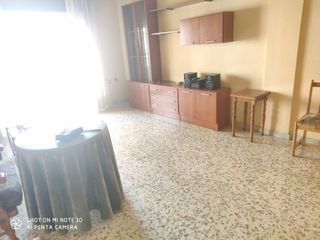 Pis  Avenida blas de otero 11. Piso en maracena