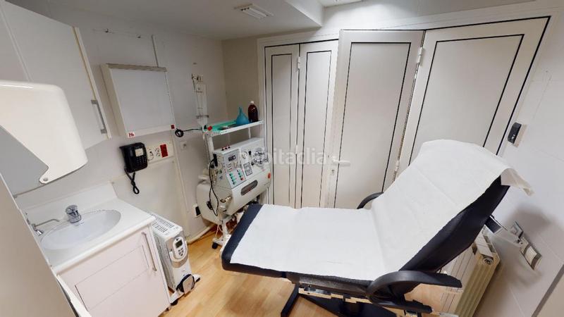 Foto a3c90d30-4df2-45b8-a074-1a2000fab5f4. Local comercial a Mira-sol Sant Cugat del Vallès