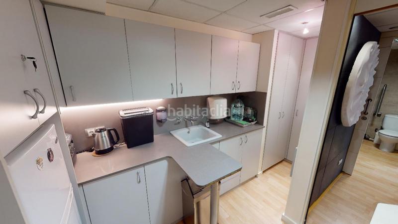 Foto ef8e1582-a97a-4570-9e83-1f7926bf87bd. Local comercial a Mira-sol Sant Cugat del Vallès