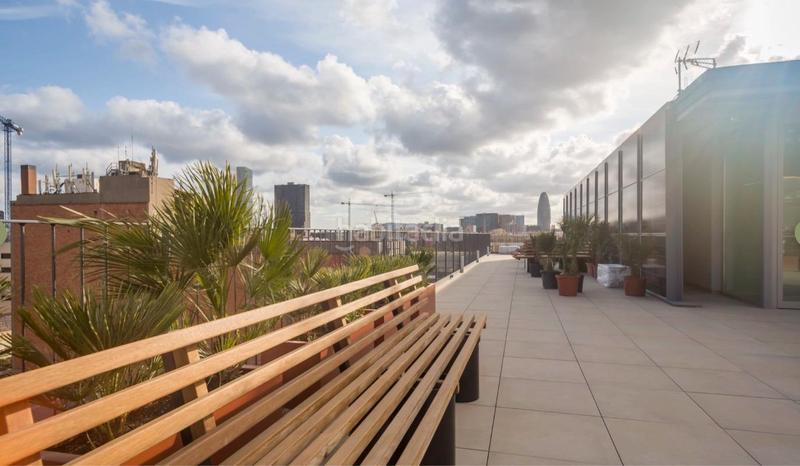 Foto 059b410d-1ff5-48e8-b9c7-a400bf41a2fa. Edificio in Provençals del Poblenou Barcelona