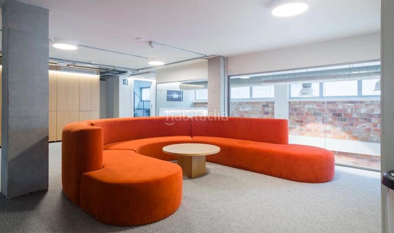 Foto 306013b3-b41f-4ae8-bad4-486972608566. Edificio in Provençals del Poblenou Barcelona