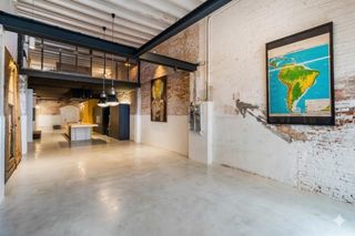 Local Comercial  Carrer del tenor masini. Local �nico en sants  les corts  espacio para vivir, trabajar y