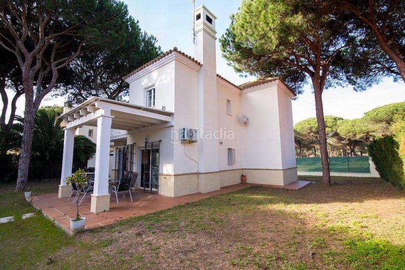 Foto 0bdeeeee-6c7f-4647-996f-fe3f2c6e1611. Xalet amb aparcament piscina a Novo Sancti Petri Chiclana de la Frontera