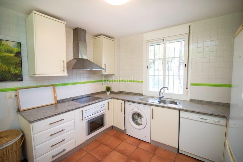 Foto 1f4f2230-fe10-4672-b9b5-933bd3133f98. Xalet amb aparcament piscina a Novo Sancti Petri Chiclana de la Frontera