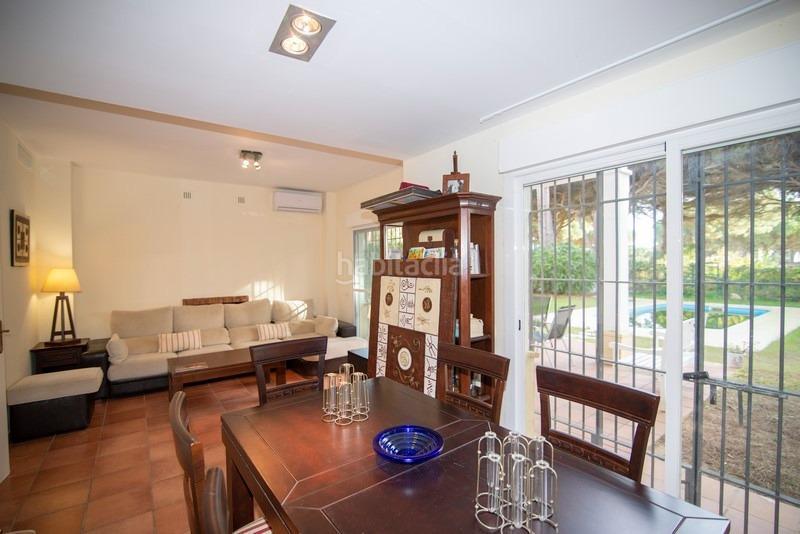 Foto 5beb0d23-5886-4515-8c8b-a387fae78ad6. Xalet amb aparcament piscina a Novo Sancti Petri Chiclana de la Frontera