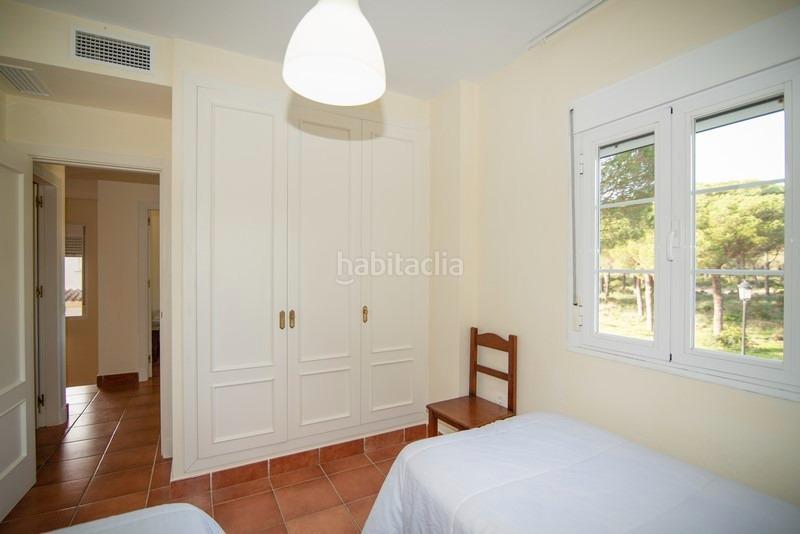 Foto 99a90b6b-ee43-4ae1-b1f7-c8cadd3bb262. Xalet amb aparcament piscina a Novo Sancti Petri Chiclana de la Frontera