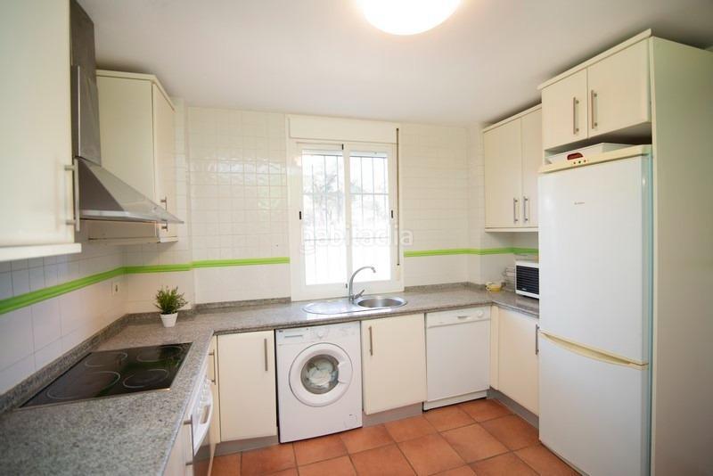 Foto dbbbbdf8-585a-47ff-afc0-1a138d12e043. Xalet amb aparcament piscina a Novo Sancti Petri Chiclana de la Frontera